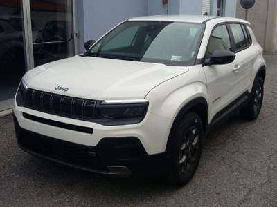 Jeep Avenger 1.2 Turbo Longitude colore LAKE Bianco usata Alba Jeep Avenger 1.2 Turbo Longitude colore LAKE Bianco usata Alba