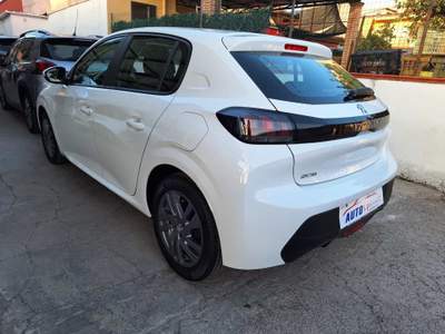 Peugeot 208 Peugeot 208 PureTech 75 Stop&Start 5 porte Active Bianco usata SANTA MARIA LA CARITA