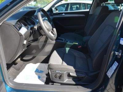 Volkswagen Passat 2.0 TDI SCR EVO DSG Business Blu/Azzurro usata Castelnuovo Rangone