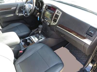 Mitsubishi Pajero 3.2 DI-D 16V aut. 7p. Top Nero usata Castelnuovo Rangone