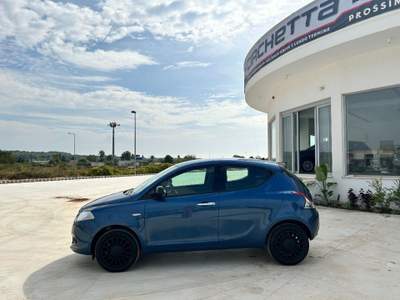Lancia Ypsilon 1.0 FireFly 5 porte S&S Hybrid Silver Blu/Azzurro usata Poggiardo