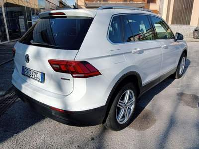 Volkswagen Tiguan  2.0 TDI DSG 4MOTION Business BMT Bianco usata Eupilio