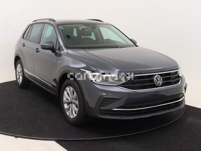 Volkswagen Tiguan 1.5 TSI ACT Life Grigio usata Castelnuovo Rangone