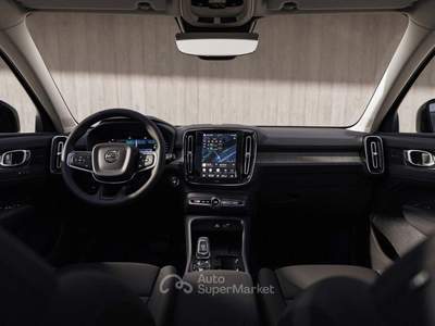 Volvo XC40 B3 PLUS DARK AUTOMATICA Bianco usata Firenze