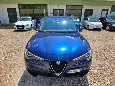 Alfa Romeo Stelvio 2.2 T.diesel 180 CV AT8 Q4 Exec. Blu/Azzurro usata Pesaro