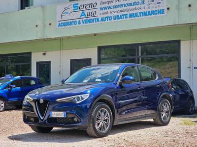 Alfa Romeo Stelvio 2.2 T.diesel 180 CV AT8 Q4 Exec. Blu/Azzurro usata Pesaro
