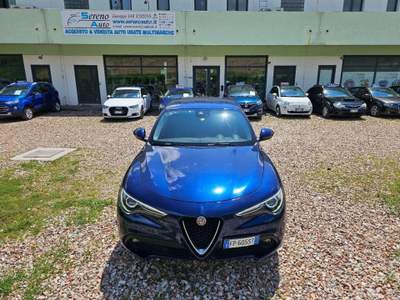 Alfa Romeo Stelvio 2.2 T.diesel 180 CV AT8 Q4 Exec. Blu/Azzurro usata Pesaro
