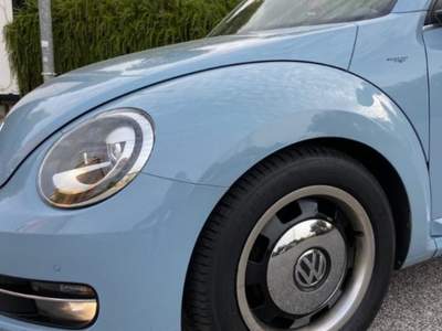 Volkswagen New Beetle 1.6 TDI VINTAGE EDITION Blu/Azzurro usata Roma
