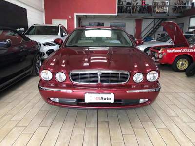 Jaguar XJ 4.2 V8 cat Executive Lilla usata Cassina de' Pecchi