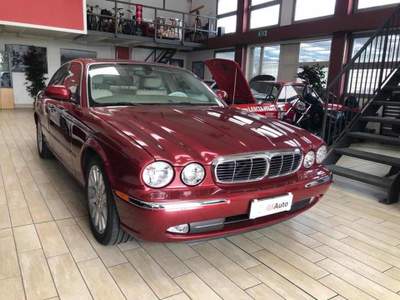 Jaguar XJ 4.2 V8 cat Executive Lilla usata Cassina de' Pecchi