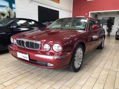 Jaguar XJ 4.2 V8 cat Executive Lilla usata Cassina de' Pecchi