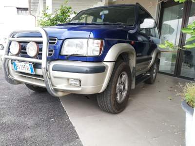 Isuzu Trooper Indistruttibile Blu/Azzurro usata San Cesareo