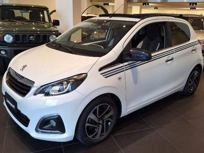 Peugeot 108 VTi 68 5 porte Allure TOP! Grigio usata Napoli