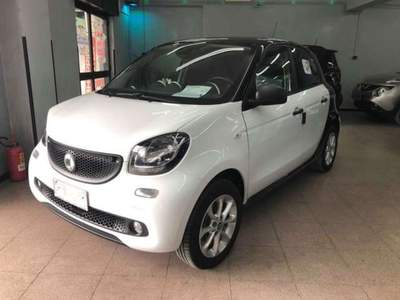 Smart ForFour PASSION EDITION 1.0 BENZ 70CV-APRI FOTO VARI COLO Bianco usata Melito di Napoli