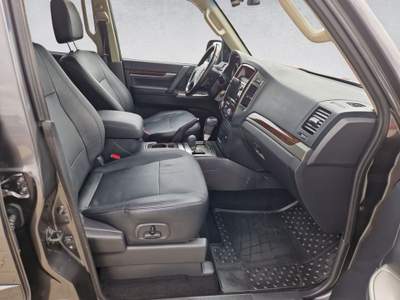 Mitsubishi Pajero 3.2 DI-D 16V aut. 5p. Grigio usata Castelnuovo Rangone