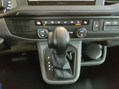 Volkswagen Caravelle 2.0 TDI 150CV DSG Trendline Verde usata Castelnuovo Rangone