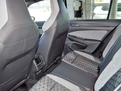 Volkswagen Golf 1.5 eTSI 150 CV EVO ACT DSG R-Line Nero usata Castelnuovo Rangone