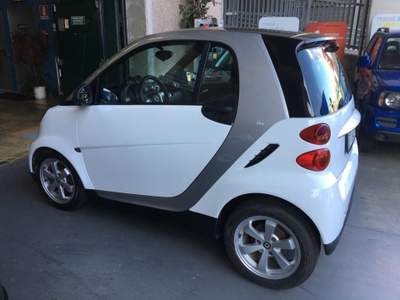 Smart ForTwo 1000 52 kW MHD coupé pulse Bianco usata Genova