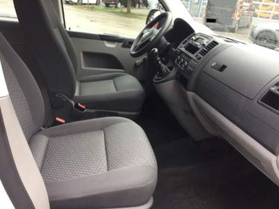 Volkswagen Transporter Caravelle 2.0 TDI 84CV PL Kombi Bianco usata Castelnuovo Rangone