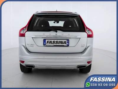 Volvo XC60 D4 AWD Geartronic Momentum Argento usata Milano