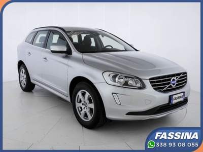 Volvo XC60 D4 AWD Geartronic Momentum Argento usata Milano