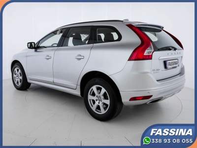 Volvo XC60 D4 AWD Geartronic Momentum Argento usata Milano