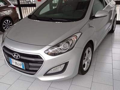 Hyundai i30 i30 5p 1.6 crdi Comfort 110cv FL E6 Grigio usata Turbigo