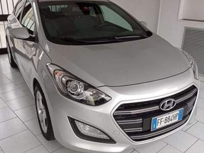 Hyundai i30 i30 5p 1.6 crdi Comfort 110cv FL E6 Grigio usata Turbigo