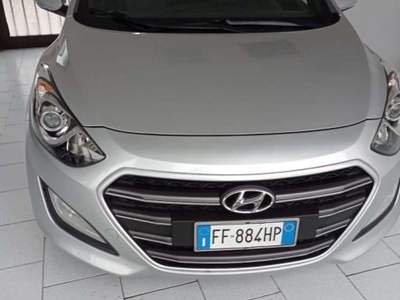 Hyundai i30 i30 5p 1.6 crdi Comfort 110cv FL E6 Grigio usata Turbigo