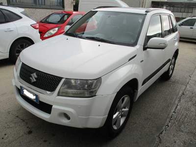 Suzuki Grand Vitara 4 X 4 Bianco usata Bracciano