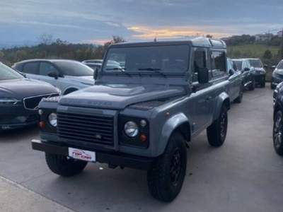 Land Rover Defender Defender 90 2.2 td SE SW Nero usata Gioia Sannitica