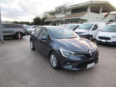 Renault Clio TCe 100 CV 5 porte Business NAVIG Grigio usata Atripalda