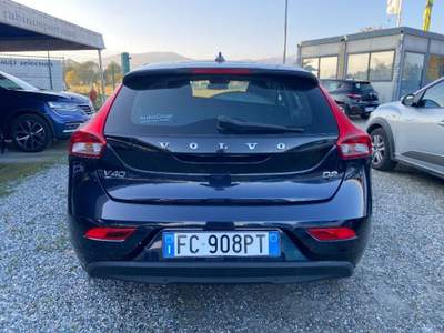 Volvo V40 D2 Geartronic Momentum Blu/Azzurro usata Pinerolo