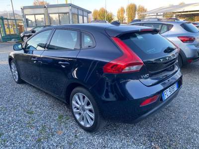 Volvo V40 D2 Geartronic Momentum Blu/Azzurro usata Pinerolo