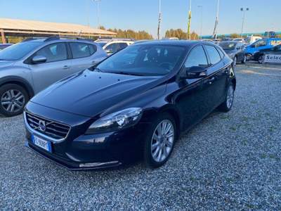 Volvo V40 D2 Geartronic Momentum Blu/Azzurro usata Pinerolo