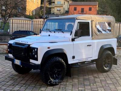 Land Rover Defender 90 2.2 TD4 Station Wagon Bianco usata Acquasparta