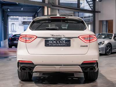 Maserati Levante 3.8 V8 Trofeo 580cv auto*FERRARI*IVA ESP.* Bianco usata MILANO