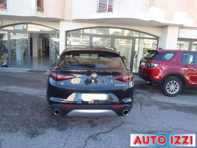 Alfa Romeo Stelvio  2.2 t Business Q4 190cv auto Nero usata Vasto