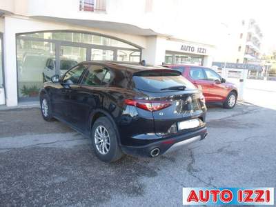 Alfa Romeo Stelvio  2.2 t Business Q4 190cv auto Nero usata Vasto