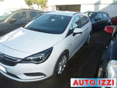 Opel Astra  Sports Tourer 1.6 cdti Dynamic 136cv auto my18.5 Bianco usata Vasto