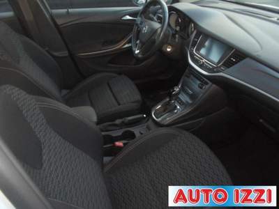 Opel Astra  Sports Tourer 1.6 cdti Dynamic 136cv auto my18.5 Bianco usata Vasto