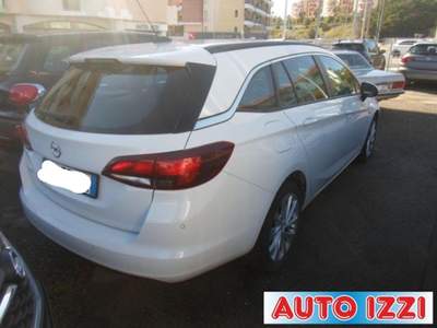Opel Astra  Sports Tourer 1.6 cdti Dynamic 136cv auto my18.5 Bianco usata Vasto