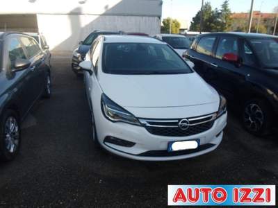Opel Astra  Sports Tourer 1.6 cdti Dynamic 136cv auto my18.5 Bianco usata Vasto