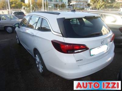 Opel Astra  Sports Tourer 1.6 cdti Dynamic 136cv auto my18.5 Bianco usata Vasto