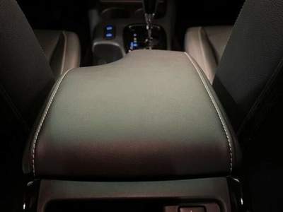 Toyota Hilux 2.8 D A/T 4WD 4 porte Double Cab Invincible Bronzo usata Castelnuovo Rangone
