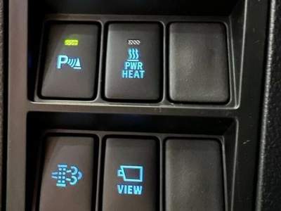 Toyota Hilux 2.8 D A/T 4WD 4 porte Double Cab Invincible Bronzo usata Castelnuovo Rangone