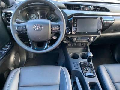 Toyota Hilux 2.8 D A/T 4WD 4 porte Double Cab Invincible Bronzo usata Castelnuovo Rangone