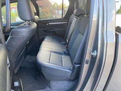 Toyota Hilux 2.8 D A/T 4WD 4 porte Double Cab Invincible Bronzo usata Castelnuovo Rangone