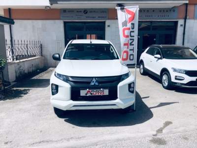 Mitsubishi L200 2.3 D Club Cab 4x4  Invite Connect Bianco usata Isernia