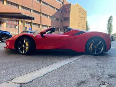 Ferrari SF90 SPIDER UFFICIALE FULL IVA ESPOSTA REALE!! Grigio usata Torino